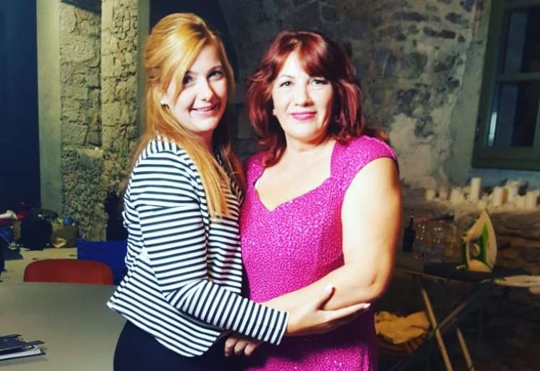 Monika Košenina in Sabina Mlakar na snemanju oddaje Ljubezen po domače.