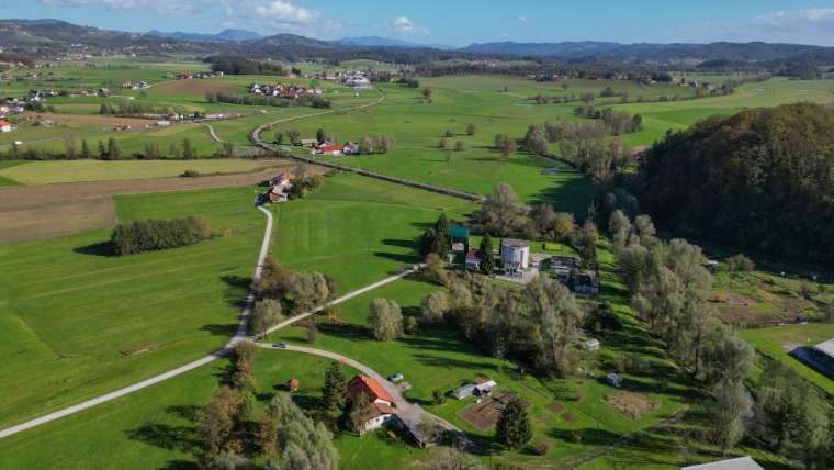 Mirna - pogled na cistilno napravo z okolico, foto arhiv obcine