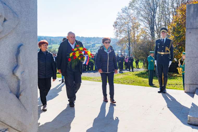 komemoracija-ob-dnevu-spomina-na-mrtve-s-slovesnostjo-na-gričku