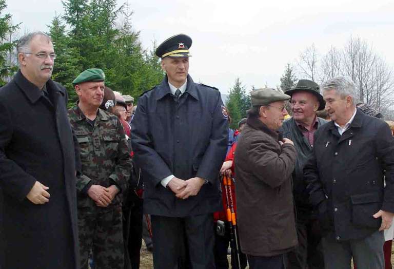 javorovgostje_copy.jpg