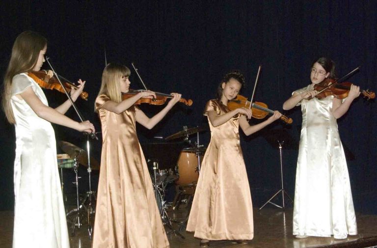 s_temsigviolinistke_copy.jpg