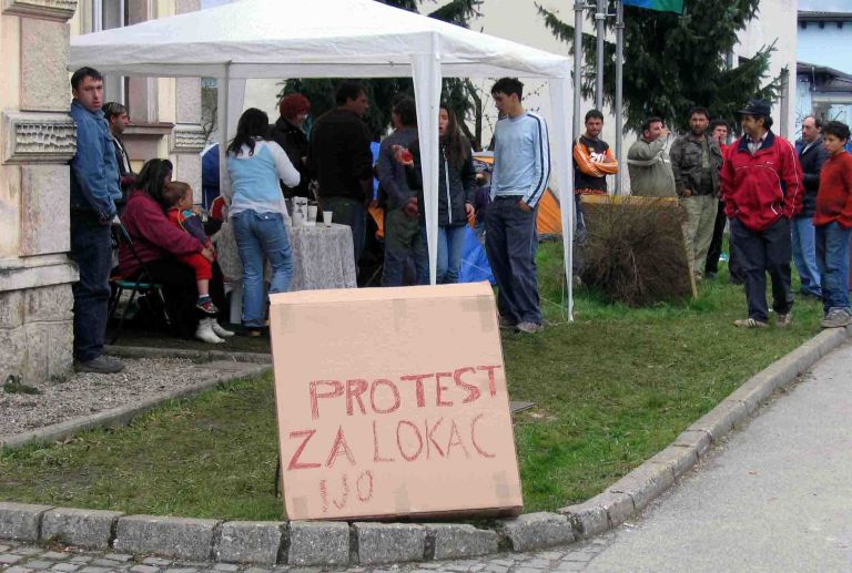 romi__protest_za_lokacijo_10_4_08_edited_1.jpg