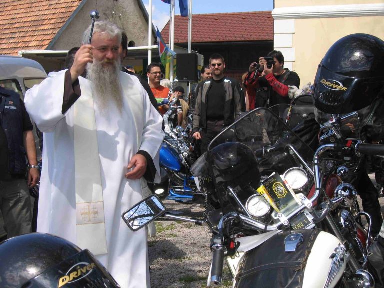 motoriste_je_blagoslovil__april_08.jpg