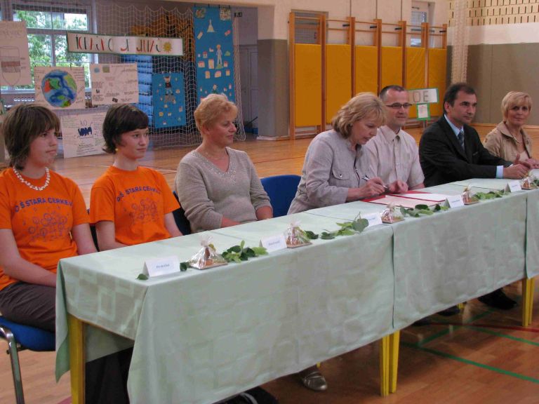 podpisali_ekolistino_5_jun_08.jpg