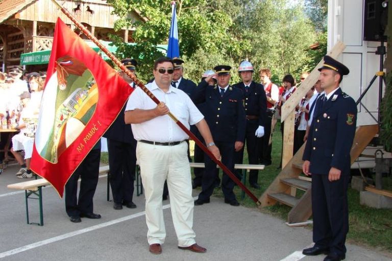 nov_prapor.jpg