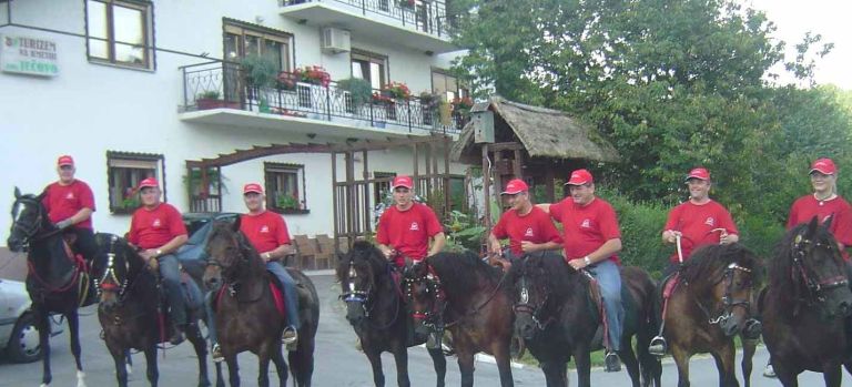 konji_kapele_blagovlov_slivnica_z.jpg