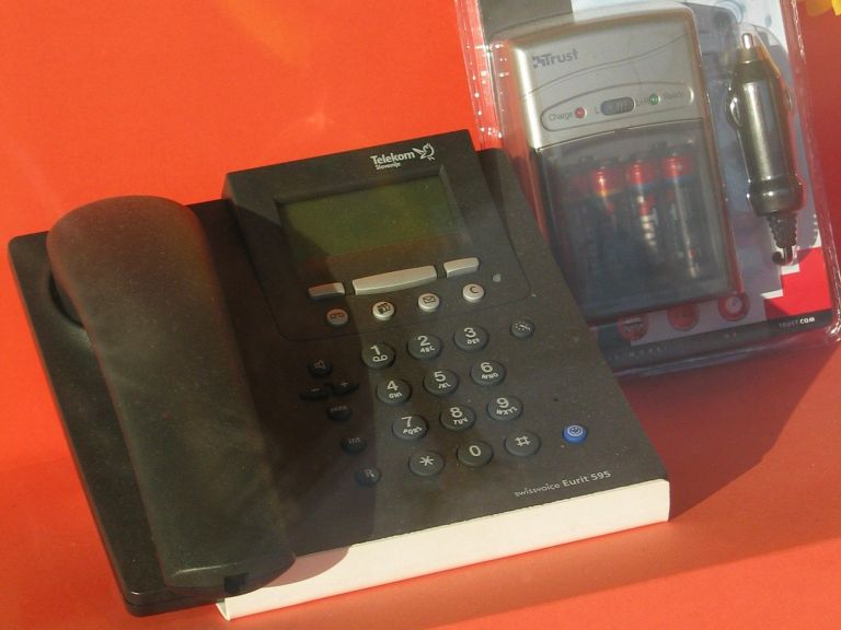 telefon.jpg