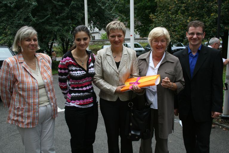 meri_kelemina_s_katarino_santej__pobudnico_min_prvopodpisano_ter_hcerko_in_simpatizerjema.jpg