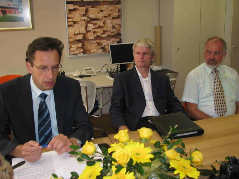 minister_turk_v_riku_sept_08.jpg