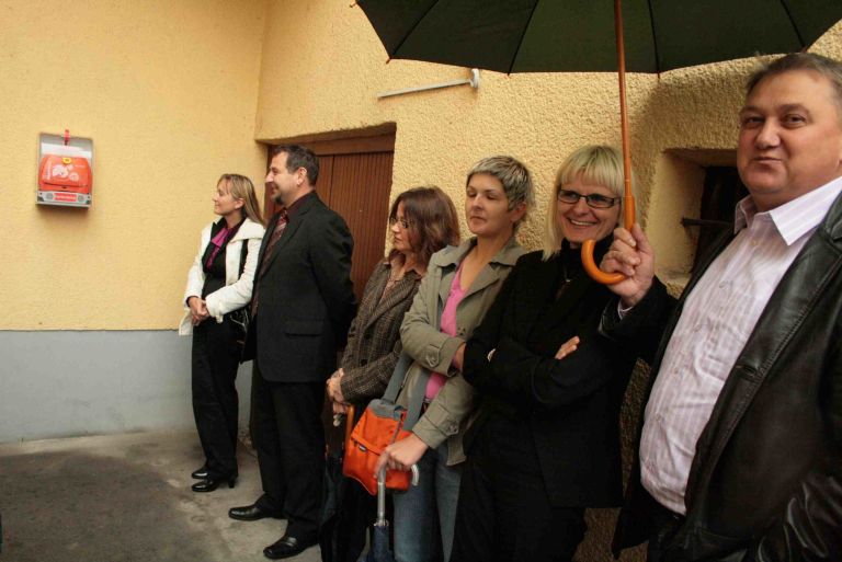 defibrilator_v_sevnici.jpg