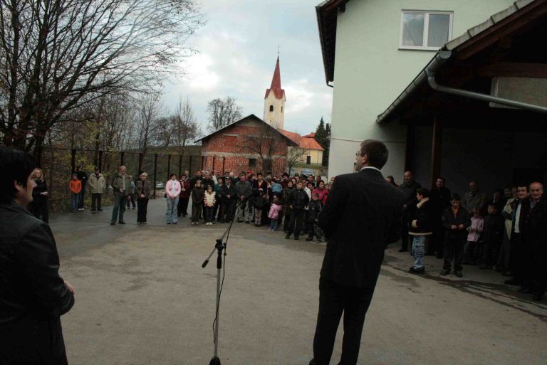 ob_otvoritvi_vodovoda_na_primozu.jpg