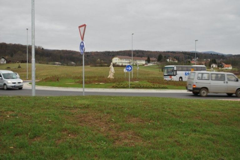 kro__no_kri__i____e_na_glavni_cesti_novo_mesto___metlika.jpg