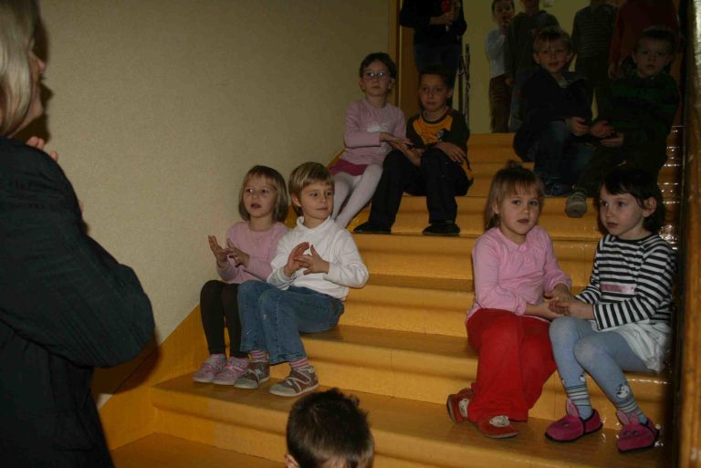 otroci_so_ze_nestrpno_prilajivali_goste.jpg