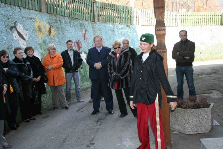 vse_je_prisrcnopozraviol_in_jim_predtsvail_zgpodoivno_te_zgeradeb_kanpec.jpg