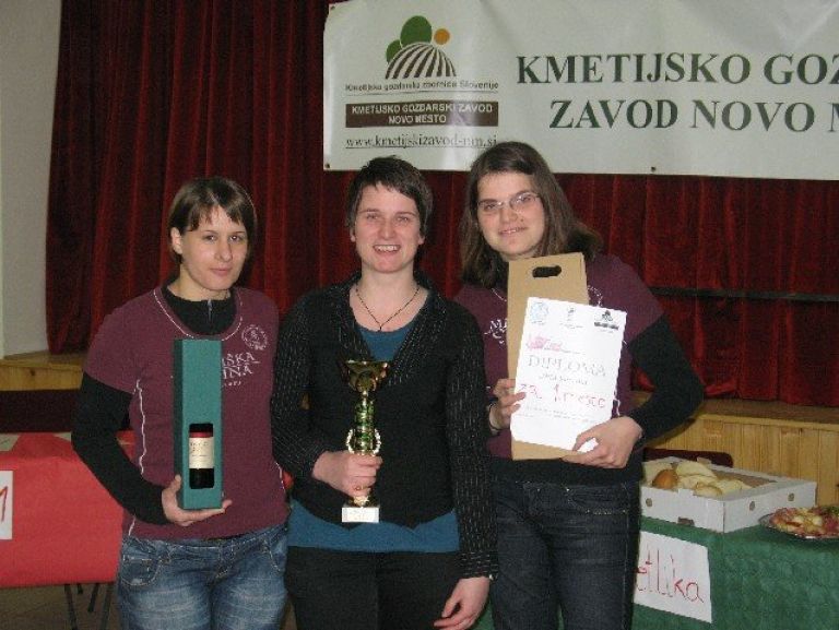 zmagovalna_belokranjska_ekipa.jpg