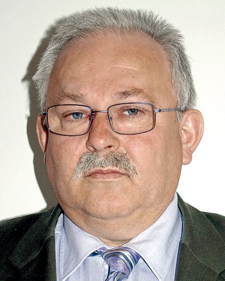 a_knafelj.jpg