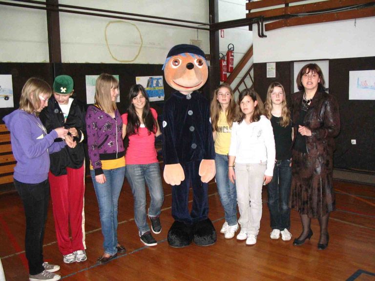krmeljska_ekipa_z_v_d__ravnateljicp_gusto_mirt.jpg