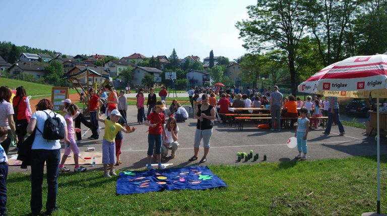 druzabne_igre_in_ustvarjalne_delavnice_tr.jpg
