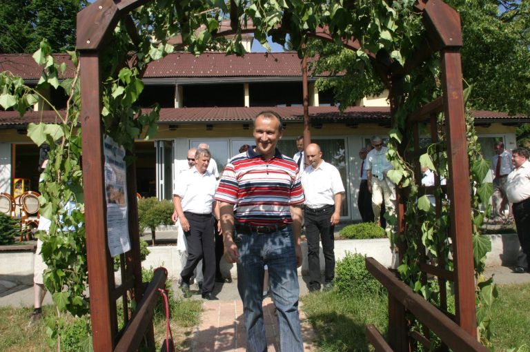 868_6898_000.jpg