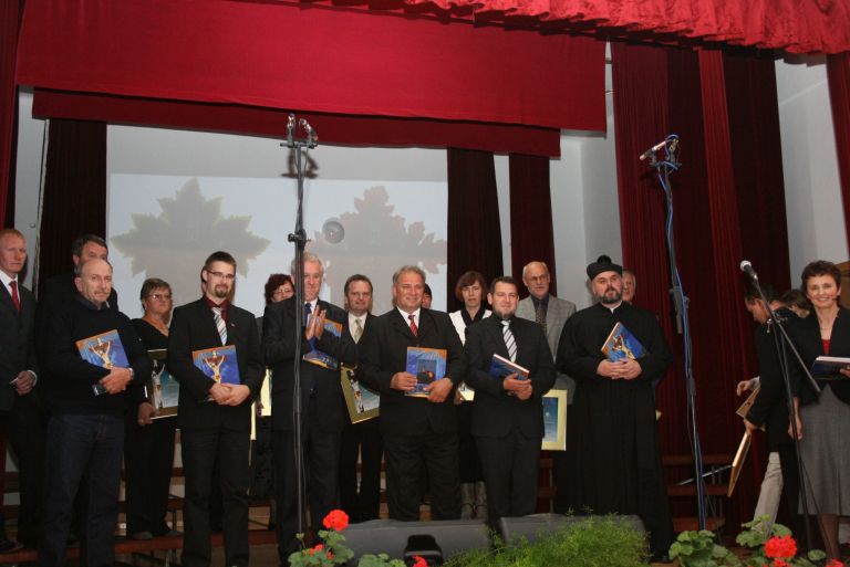 skoraj_vsi_zasluzni.jpg
