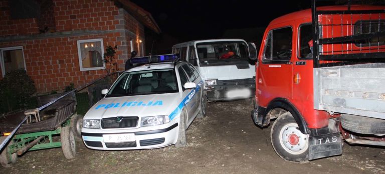 pu_kk___zaustavili_policijsko_vozilo__27_10_09_2.jpg