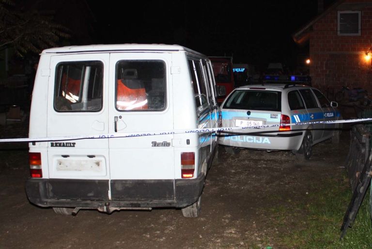 pu_kk___zaustavili_policijsko_vozilo__27_10_09_3.jpg