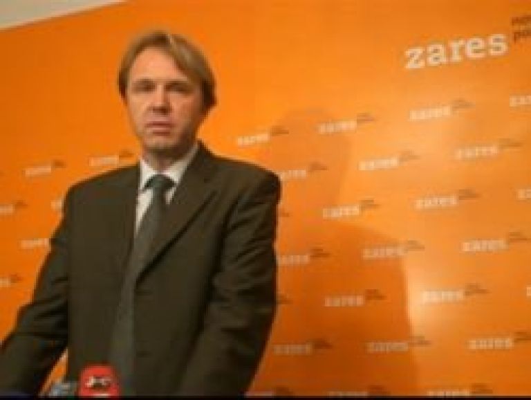 2009_06_golobic_pojasnilo_ena.jpg