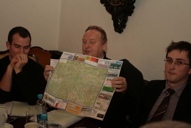 dusan_mocnik_tudi_s_to_karto_dokazuje_prezrtost_md.jpg