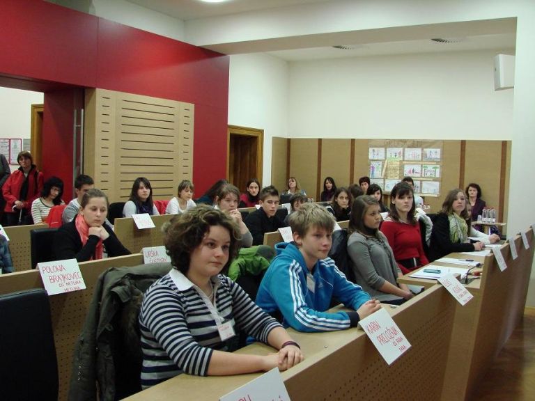 regijski_otroski_parlament_2.jpg
