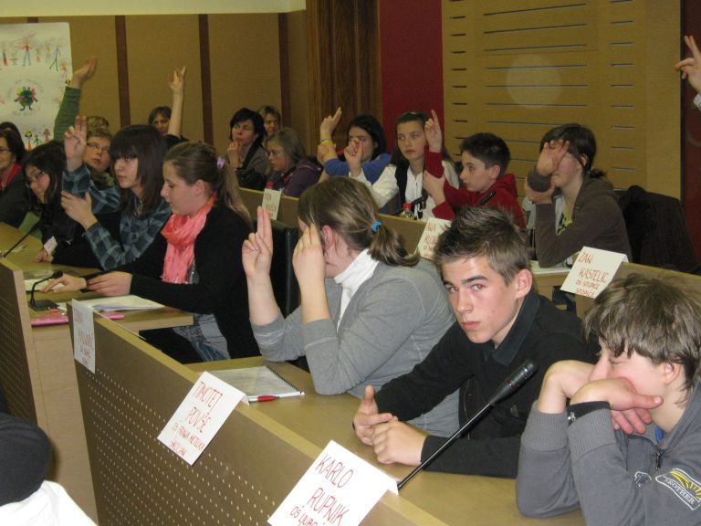 otroski_parlament.jpg