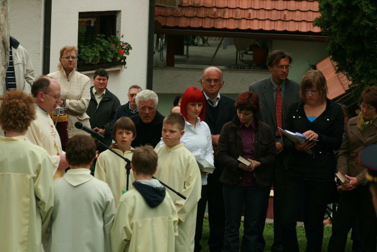 zupnik_vinko_strucelj_je_daroval_maso_.jpg