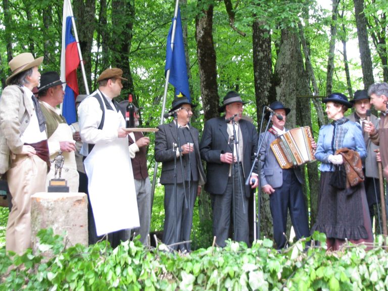 teden_gozdov_obleke_maj_2010.jpg