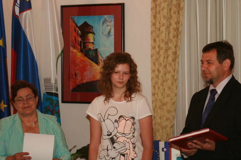 sara_mocnik__odlican_ucenka__sportnica_in_krmeljski_knapec.jpg