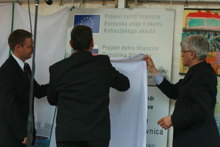 minister_zarnic__sevniski_zupan_ocvirk_in_direktor_sevniske_komunale_so.jpg