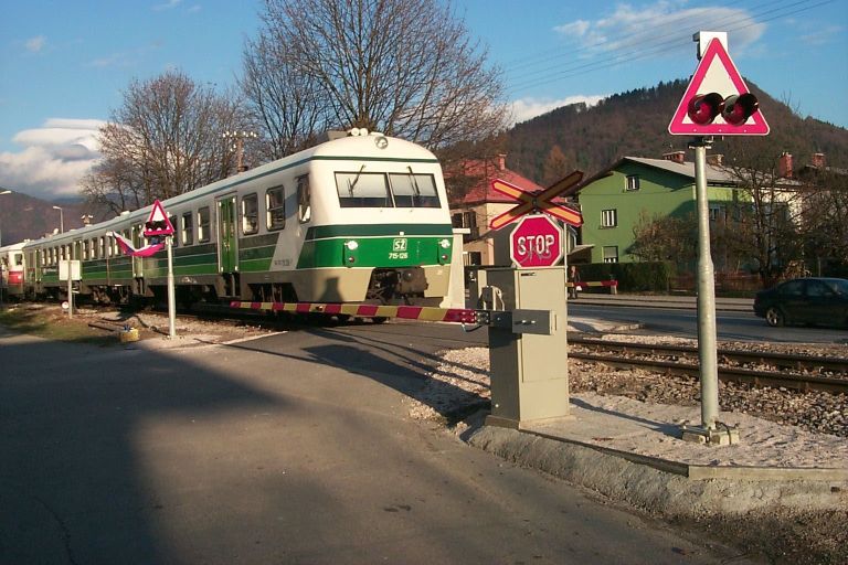 zelezniskih_prehod.jpg
