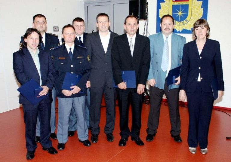 srebrni_scit_policije.jpg