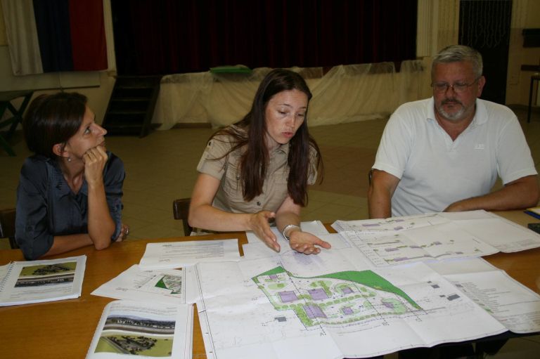 predstavnici_sava_projekta_in_obcinski_arjitekt_dm.jpg