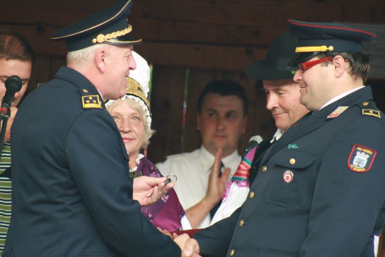 predaja_kljucev_poveljniku_pgd_trzisce.jpg