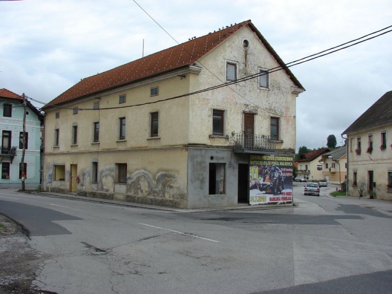 krizisce_ob_kozeljevi_hisi.jpg