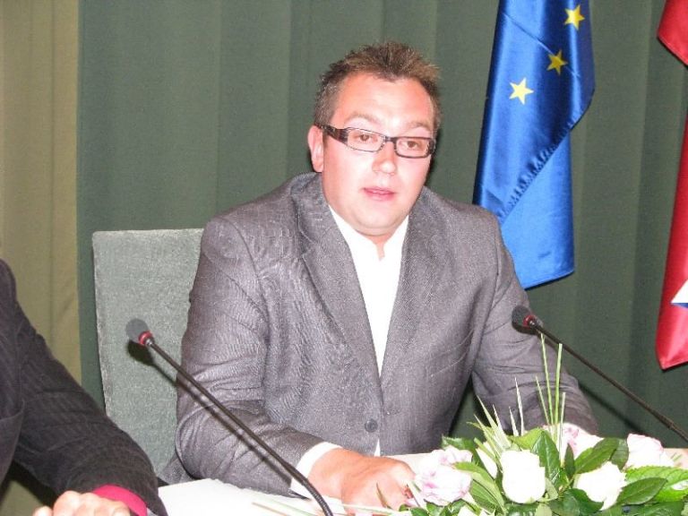 zares16.jpg