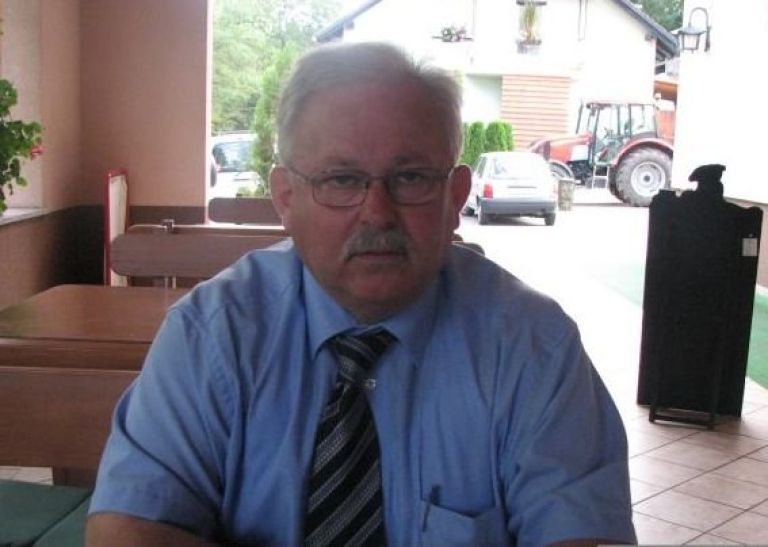 knafelj.jpg