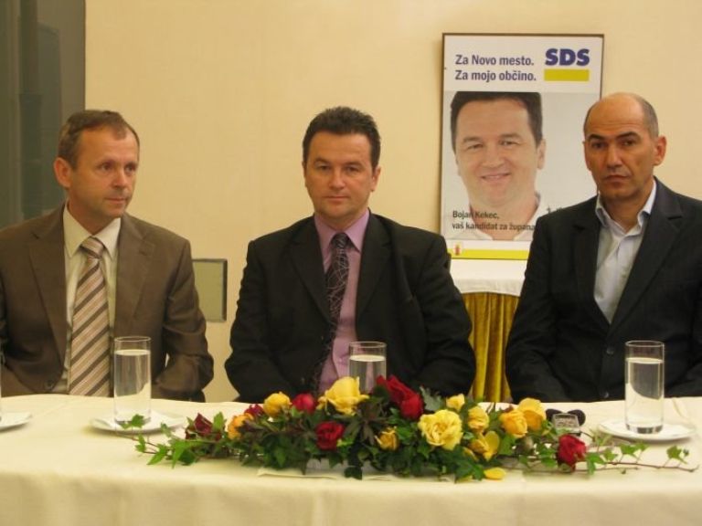 sds_trije.jpg