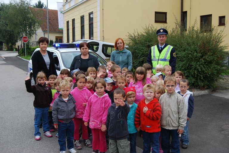 policist_na_obisku.jpg