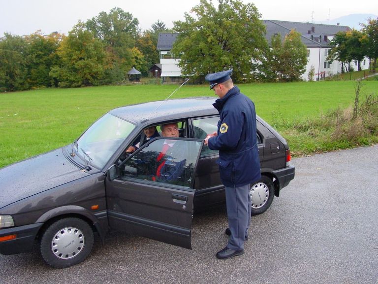 policija_1.jpg
