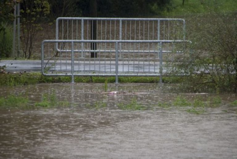 poplave_cesta.jpg