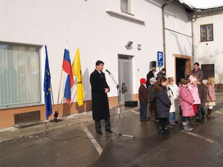 px272379_000.jpg