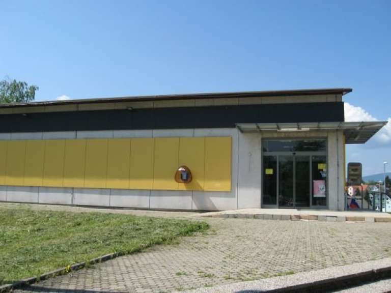 hum_center_3.jpg