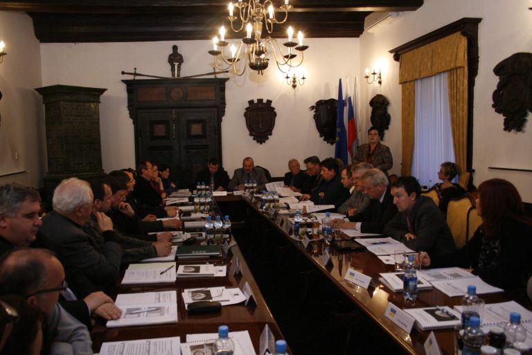 z_2__redne_seje_os_sevnica_2010.jpg
