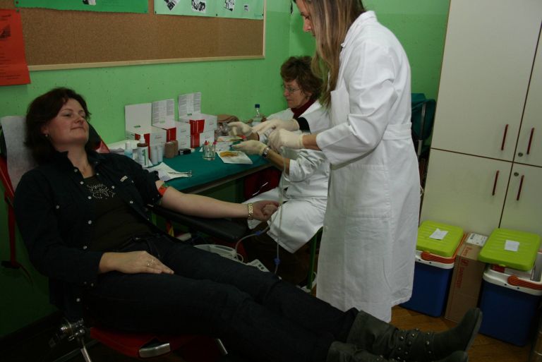 helena_zveglic_daruje_kri_23_.jpg