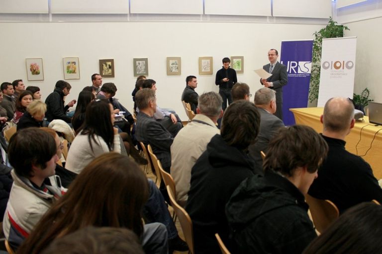 akademski_vecer_fis_nagovor_dekana_fis_janeza_povha.jpg
